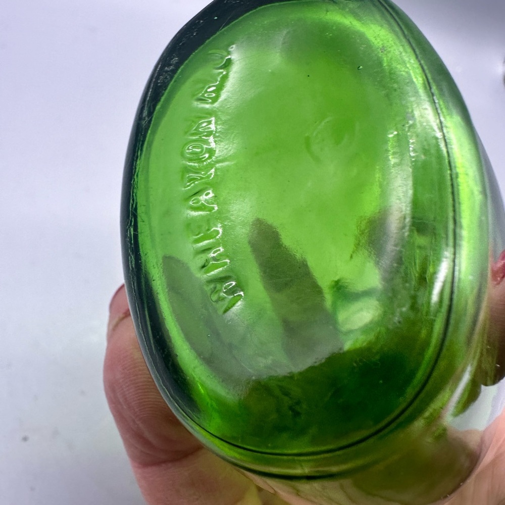 Wheaton vintage Green Glass Decorative Vase - Picture 5 of 7